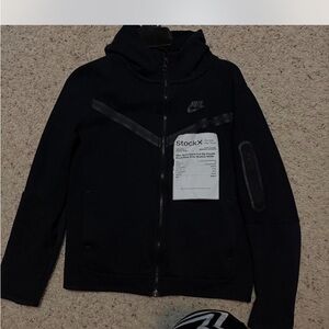 Nike Black Performance Jacket for Active Wear it got small fits like a small